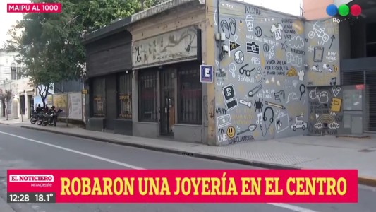 Boquete en una joyería de Maipú al 1000