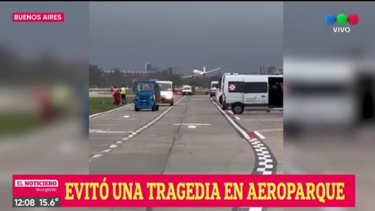 Video: la arriesgada maniobra que debió hacer un piloto cuando intentaba aterrizar en Aeroparque