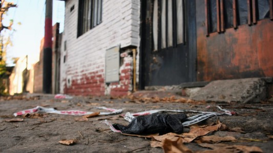 Asesinaron a tiros un hombre en su casa de barrio Santa Lucía