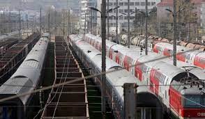 Dos hombres acusados de reproducir discursos de Hitler en los parlantes de un tren en Austria