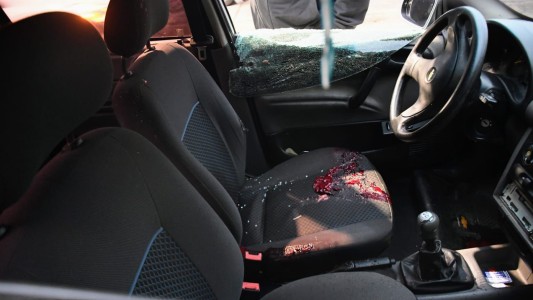 Asesinaron de un tiro en el cuello a un remisero en barrio Tablada