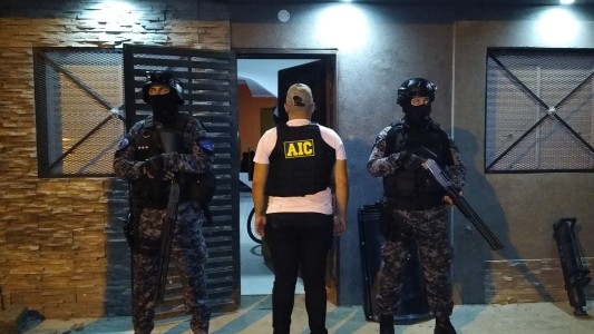 Por balaceras en Rosario, la AIC realizó allanamientos masivos