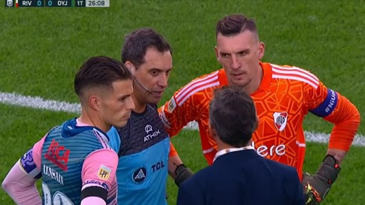 River y Defensa y Justicia se suspendió por muerte de un hincha que cayó desde tribuna