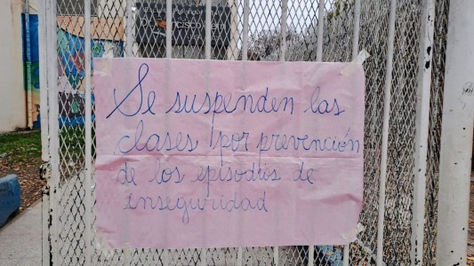 Balearon una escuela de barrio 7 de Septiembre y se suspendieron las clases