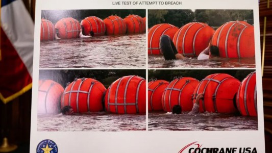 Texas instalará un "muro flotante" en la frontera con México