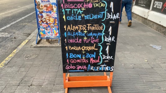 Todo por un dólar: para ganarle a la inflación un kiosco tiene promociones en U$S