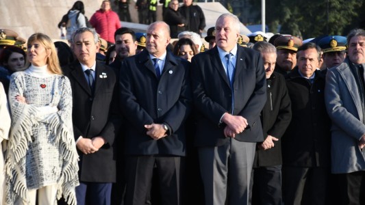 Fuerte reclamo de Perotti y Javkin a Nación en el acto por el Día de la Bandera