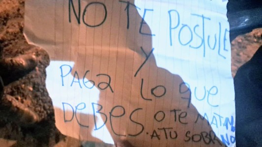 Atacaron a balazos y dejaron nota amenazante en un complejo de cachas de fútbol 5