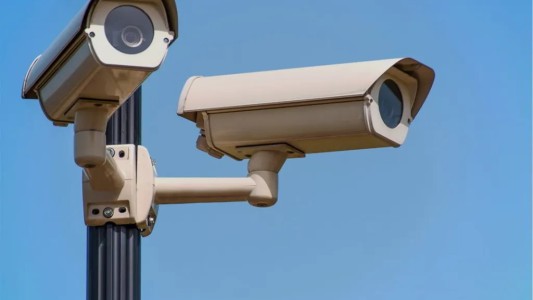 Rosario incorpora 600 cámaras con inteligencia artificial para reconocimiento facial y vehicular