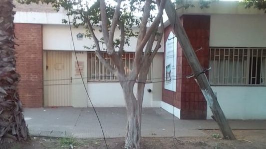 Un registro público de columnas de cableado aéreo para Rosario