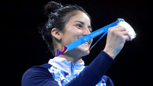 La boxeadora olímpica Dayana Sánchez se recupera tras el incendio en su casa, aunque sigue internada