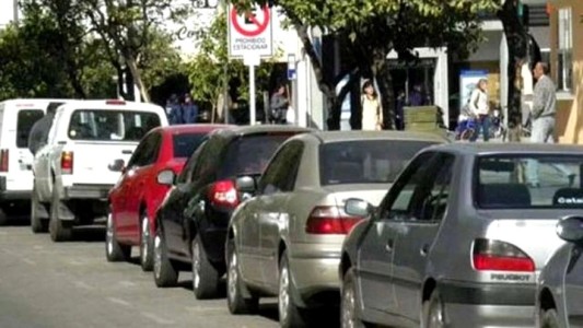 Una mujer sedujo a un hombre en un boliche y le terminó robando el auto