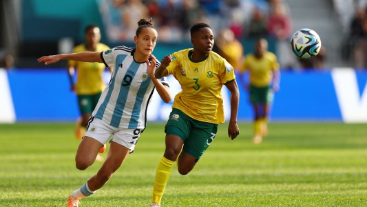 Argentina lo remontó, sacó un empate ante Sudáfrica y sigue con vida en el Mundial