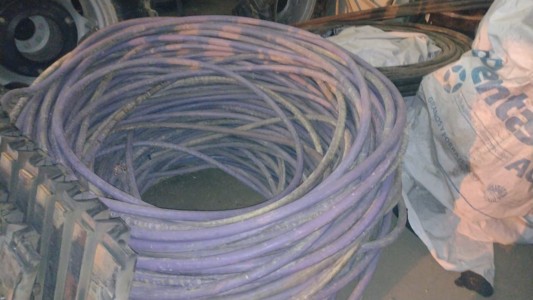 Recuperan parte de la cantidad de cables del robo del puente pero seguirá a oscuras