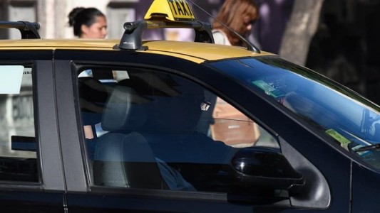 Taxistas exigen un aumento de tarifas