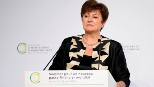 El FMI le reclamó al Gobierno otra suba de tarifas y contener el gasto en salarios públicos y jubilaciones