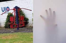 Video: espeluznante aparición de un fantasma en una plaza a plena luz del día