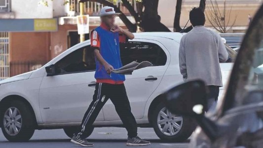 Una pelea entre dos trapitos terminó con uno detenido y el otro internado