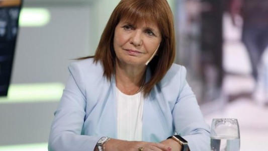 Patricia Bullrich envío sus condolencias a la familia del Policía acribillado frente a AIC