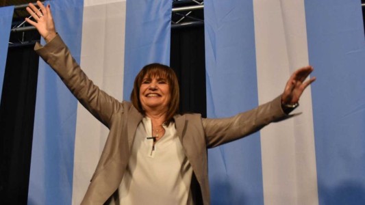 Bullrich se abrazó con Pullaro en su visita a Santa Fe