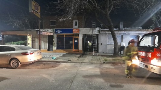 Se incendió una casa y murió atrapada una mujer de 83 años