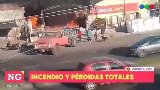 Incendio en una chatarrería de Oroño al 4500 con pérdidas materiales totales