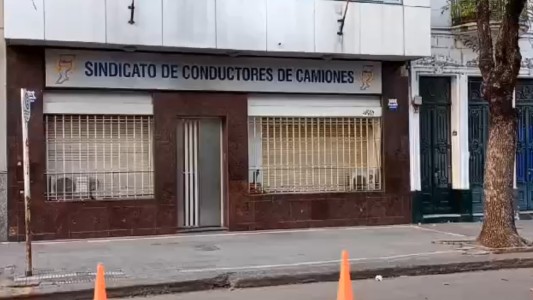Atacaron a balazos la sede del Sindicato de Conductores de Camiones y hay un detenido