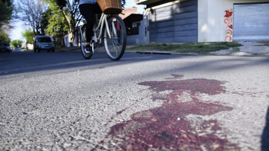 En zona sur una mujer fue baleada y se encuentra con pronóstico reservado en el Heca