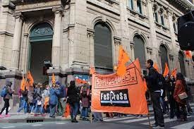 Los profesionales de la salud anunciaron un paro de 24hs