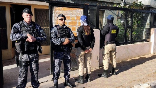 Allanamientos en varios barrios de Rosario por la investigación sobre la banda del "Pupito" Avalle