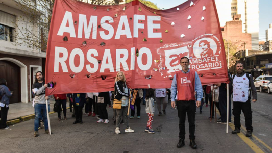 Por protestas salariales los docentes desobligan a los alumnos