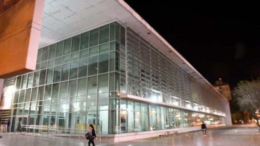 Madrugada violenta: un hombre atacó a otro a botellazos