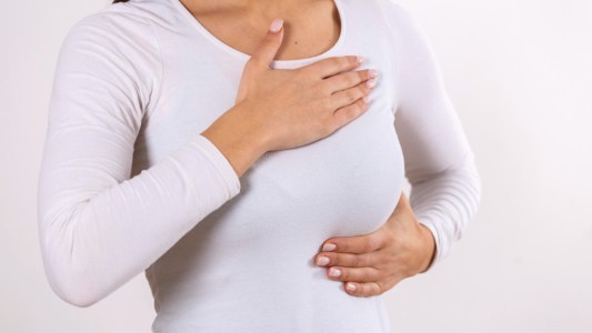 Autoexamen mamario: las mujeres pueden ser protagonistas en el cuidado activo de su salud