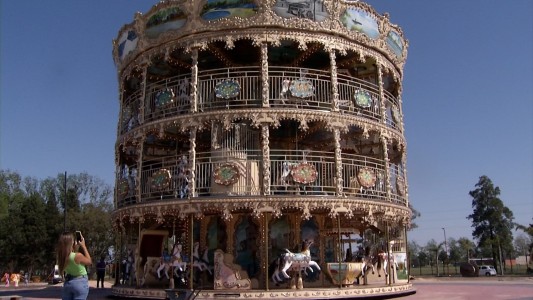 El carrousel “más grande del mundo” de Puerto San Martín se inaugurará antes de fin de año