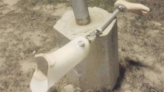 Se emborrachó, perdió su pierna ortopédica y la encontró dos días después