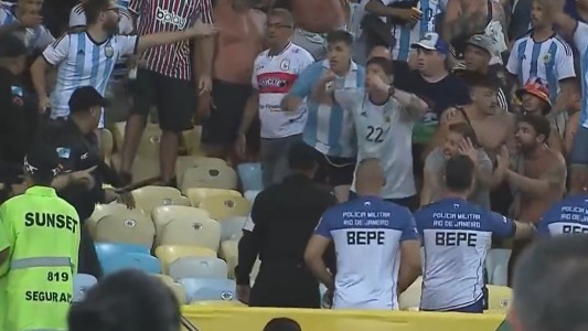 Eliminatorias: incidentes entre hinchas y la Policía arruinaron el comienzo del partido entre Argentina y Brasil
