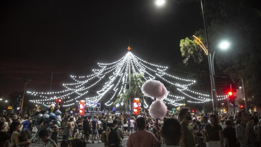 Esta noche será el clásico encendido del arbolito con más de tres mil luces LED