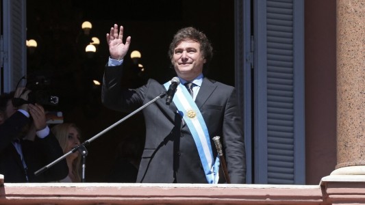 Javier Milei habló en el balcón de Casa Rosada: "Hemos decretado el fin de la noche populista"