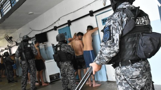 Piñero: secuestraron 13 celulares y un router en pabellones de alto perfil