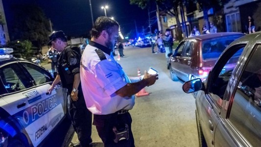 Escapó del control y atropelló a un agente de Tránsito: fue detenido