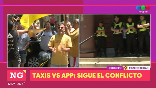 Taxistas protestan frente a la Municipalidad