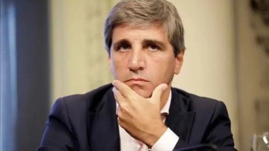 Paritarias estatales: Caputo anunció un 16% de aumento en los sueldos del sector público