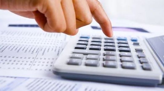 Ante los recortes generalizados, hay provincias que analizan subir Ingresos Brutos