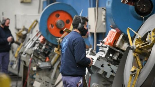 Las pymes podrán acceder a dólares para pagar deudas por importaciones