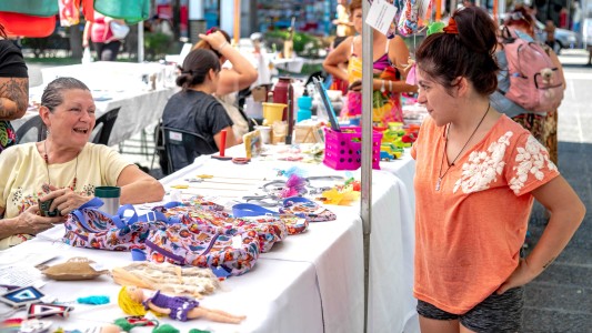 Feria Vuelta a clases en Plaza Sarmiento