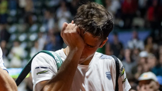 Etcheverry se retiró desconsolado de Argentina Open: sufrió una lesión y debió abandonar el torneo
