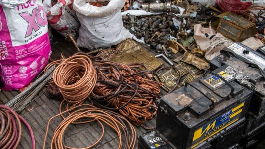 Clausuraron seis chatarrerías en el marco de amplios allanamientos