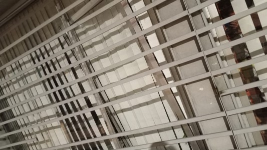 Daños e intentos de robo a un local