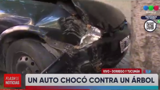 Un auto chocó contra un árbol en calle Dorrego y Tucumán