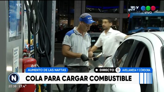 Colas en las estaciones de servicio, a horas del aumento del combustible